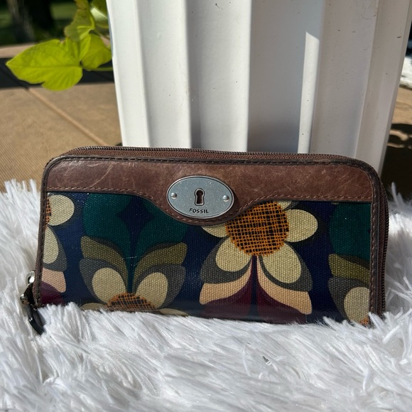Fossil Key-per Floral Vinyl Brown Leather Women’s Wallet Checkbook Holder - Picture 1 of 14